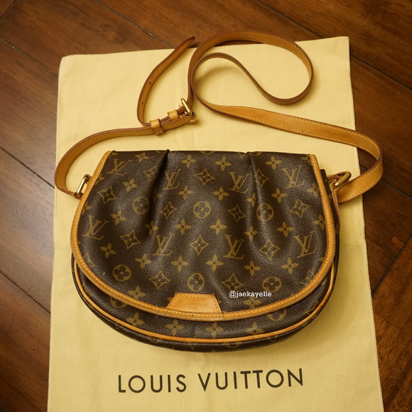 Louis Vuitton Handbags - Authentic Louis Vuitton Menilmontant PM Crossbody